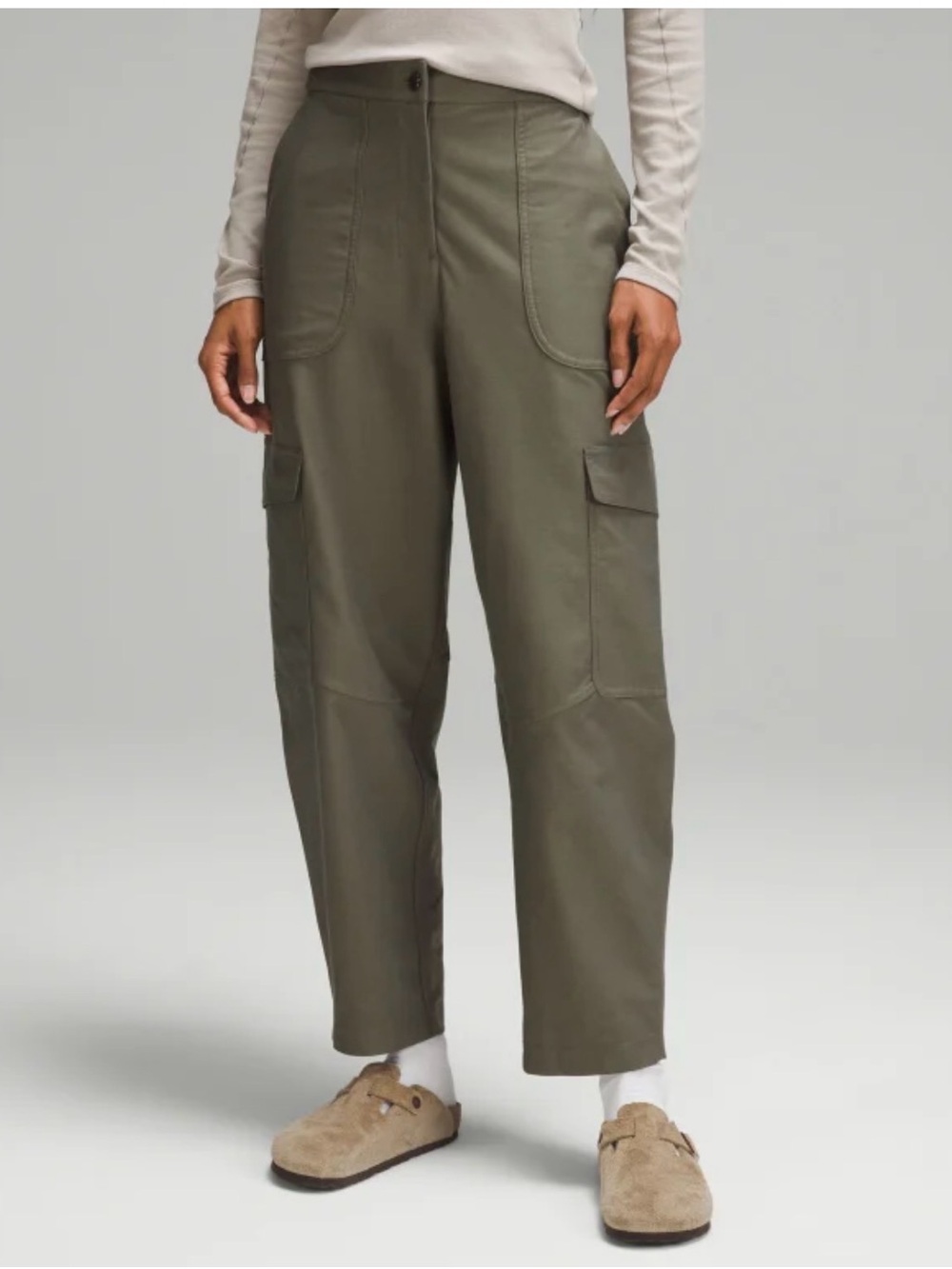 Lululemon Women's Light Ultitech Cargo Pocket High-rise pant olive size 28